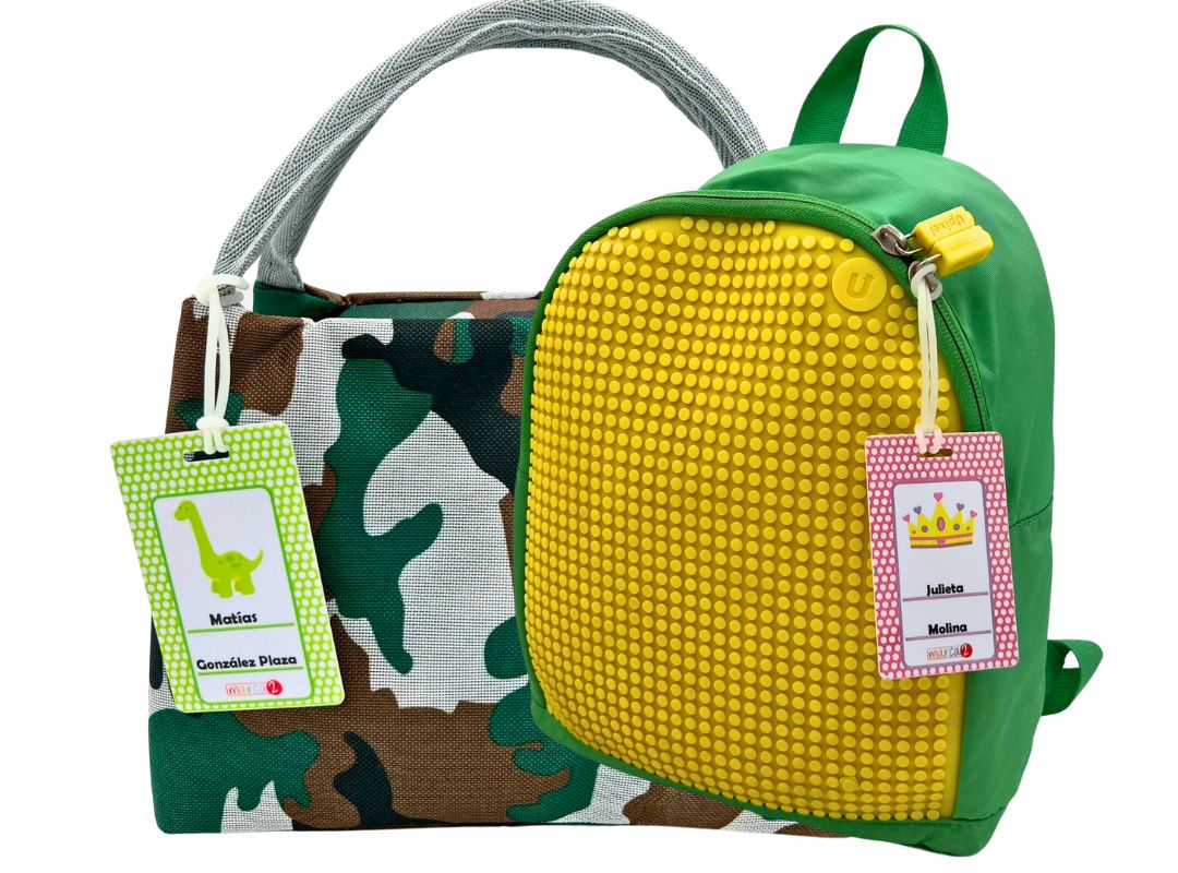 Identificadores personalizados y pulseras.