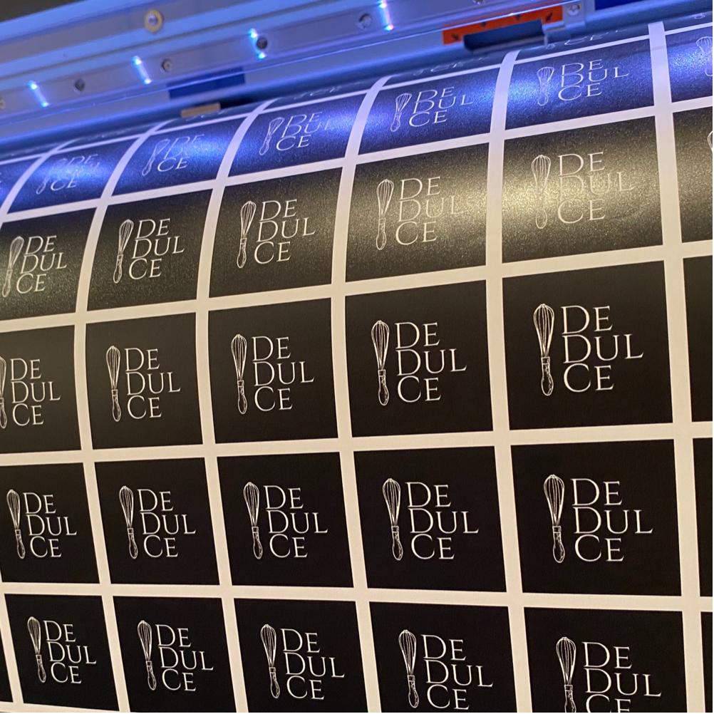 Stickers adhesivos por Mt2 troquelados - Marca2