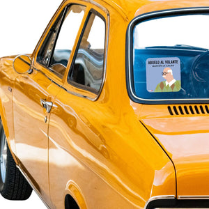 Sticker auto : Abuelo al volante, mantén la calma : Bigote y chaleco a rombos - Marca2